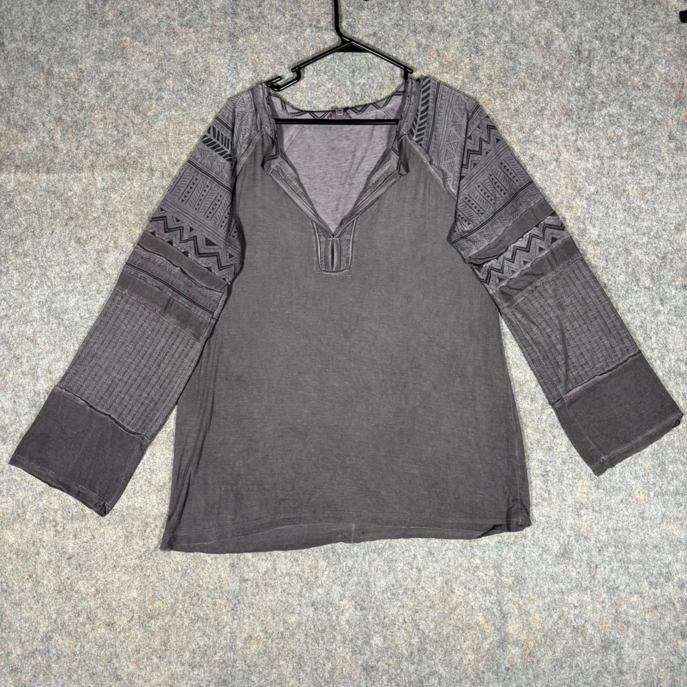 POL Mixed Media Top Womens S Gray Tribal Print Boho Raglan Hippe Aztec Lagenlook